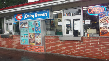 Dairy Queen outside