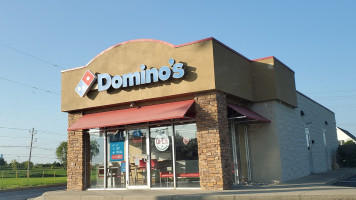 Domino's Pizza outside