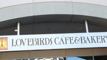 Lovebirds Cafe Bakery outside
