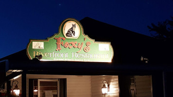 Lazy Loggerhead Cafe outside