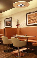 Horseshoe Grill inside