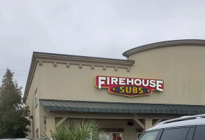 Walk-on's Sports Bistreaux — Juban Crossing outside