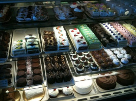 Tag's Bakery inside