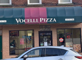 Vocelli Pizza outside