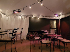 Miel Restaurant inside