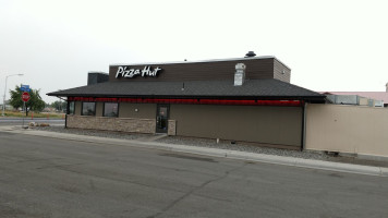 Pizza Hut outside
