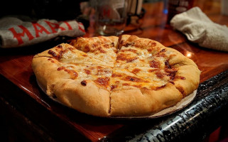 Hart's Saloon food