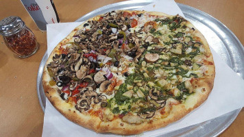 Colosseum New York Pizza food