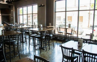 312 Pizza Company inside