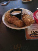 Pluckers Wing food