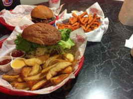 Fuddruckers food