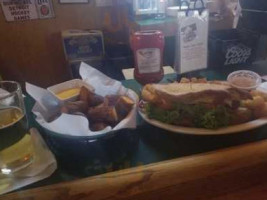 Crow's Nest Grill food