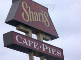 Shari's Cafe and Pies outside