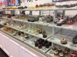House Of Cupcakes food