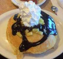 Broadway Flying J Travel Plaza food