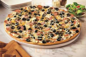 Family Style Pizza food