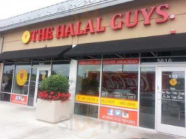 The Halal Guys (skokie, Il) outside