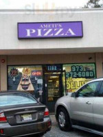 Ametis Pizza outside