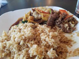 Yu Asian Diner food