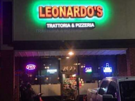 Leonardo's Trattoria Pizzeria inside