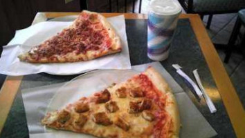 Alfonso's Pizzeria And Restaurants food