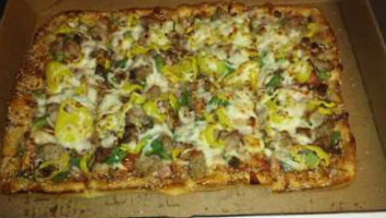 Supremo's Pizza food