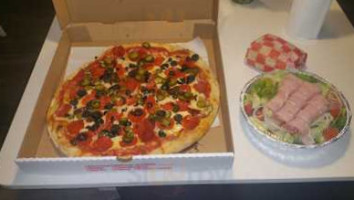Mike's Pizzeria food