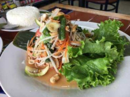 Sj's Thai Cafe food
