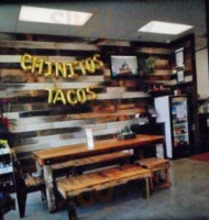 Chinitos Tacos outside