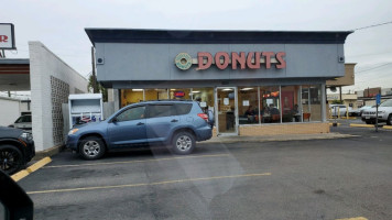 Fresh Best Donuts food