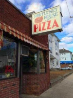 Pawtucket House of Pizza outside