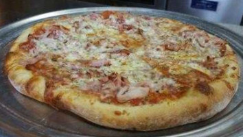 Seve-n-dots Publik Pizza Place food