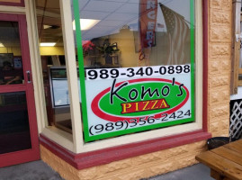 Komo's Pizzaria outside