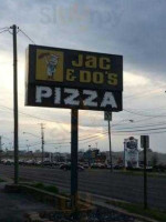 Jac Do's Pizza East outside