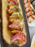 Yomama Sushi food