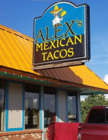 Alex Mexican's Tacos outside