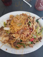 Khan's Mongolian Grill food