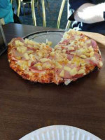 Crazy R Pizza food