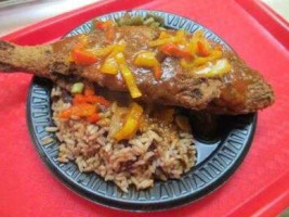 Queen's Caribbean Cuisine food