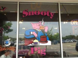The Snooty Pig Cafe outside