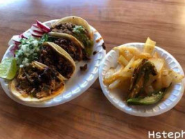 Lilly's Tacos food