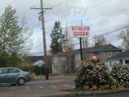 Burger Queen outside