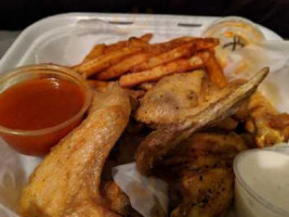 901 Wings food