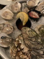 Ludwig's Grill And Oyster food