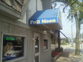 Full Moon Grill outside