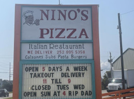 Nino's Pizza outside