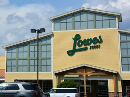 Lowes Foods outside