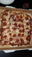 Mikey D's Pizzeria food