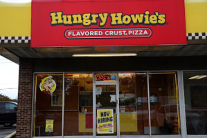 Hungry Howie's Pizza outside