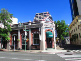 Murphy's Bar & Grill outside